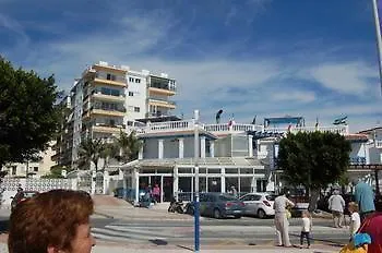 Hostel Marazul *